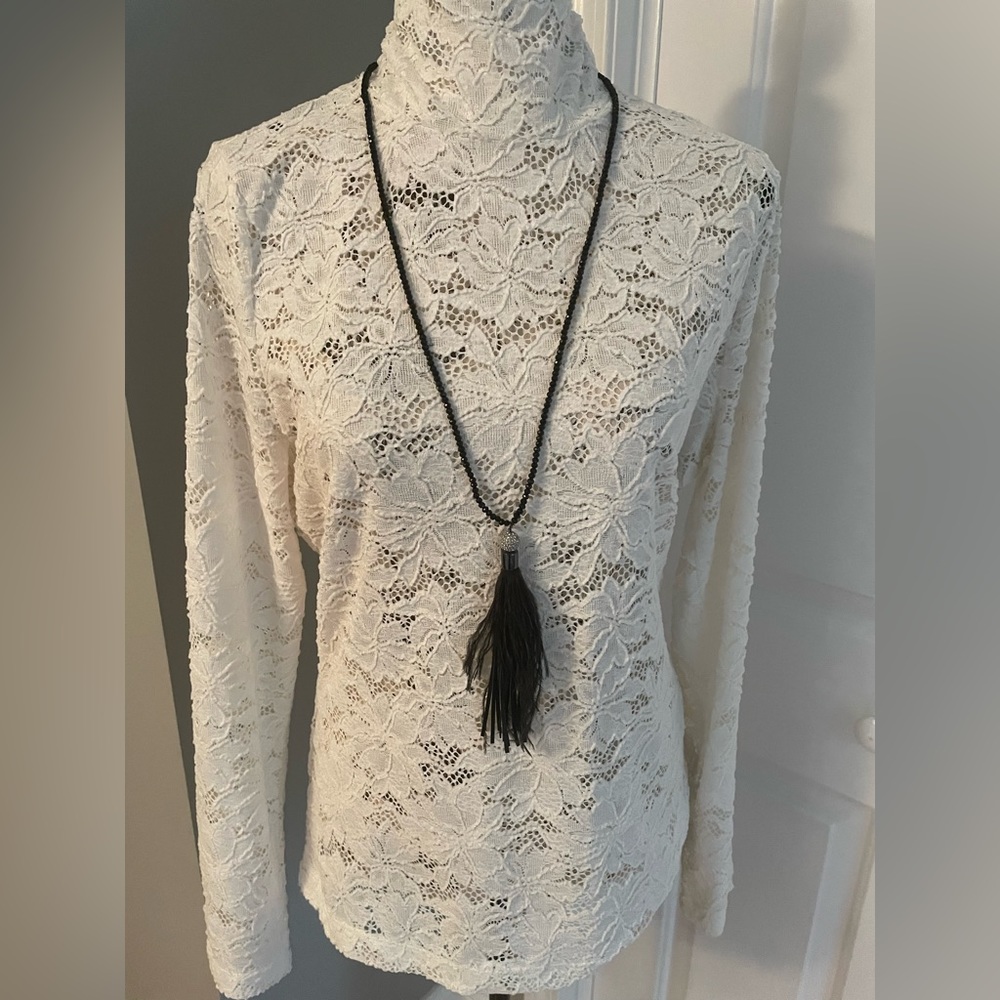 WhiteHouseBlackMarket Necklace